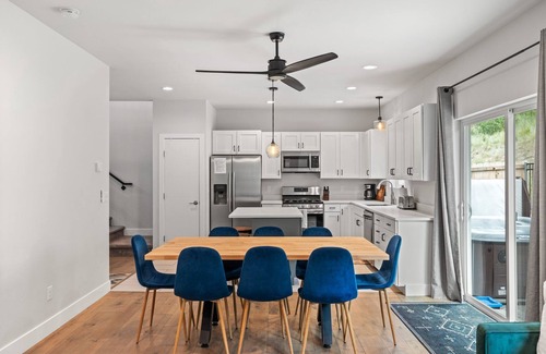 Durango House | Hot Tub/Air Conditioning/Close to Downtown/Pet Friendly