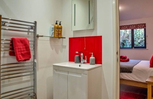 Tiverton House | Hot tub amazing views. Spa treatments available