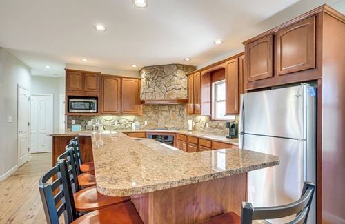 Mineral House | Hot Tub & Amenity Access: Lake Anna Retreat!