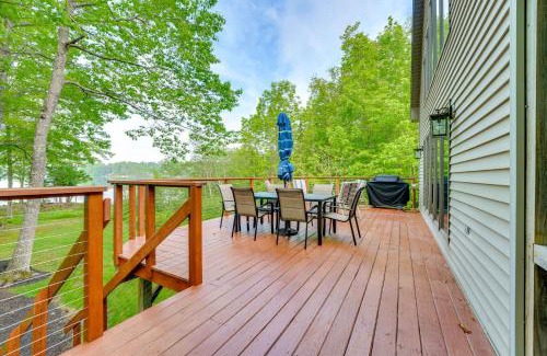 Saint Albans House | Hot Tub and Boat Dock Waterfront Maine Retreat!