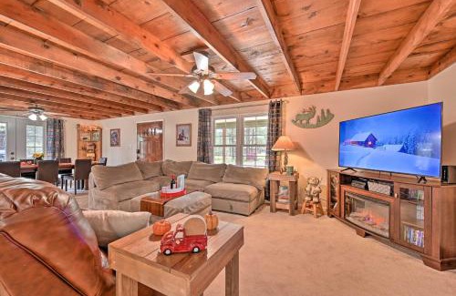 Happy Jack House | Hot Tub and Deck Secluded Happy Jack Cabin