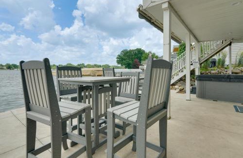 Hamilton House | Hot Tub and Dock Waterfront Lake Hamilton Home