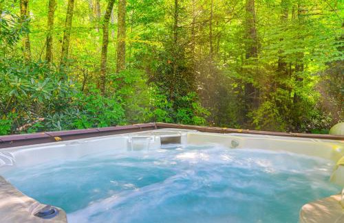 Maggie Valley House | Hot Tub and Fire Pit Cozy Cabin in Maggie Valley
