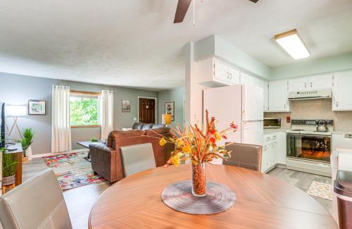 Eureka Springs House | Hot Tub and Fire Pit Holiday Island Getaway!