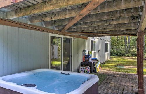 Anderson Island House | Hot Tub and Fireplace Peaceful Anderson Island Home