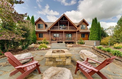 Vein Mountain House | Hot Tub and Game Room Spacious Nebo Cabin!