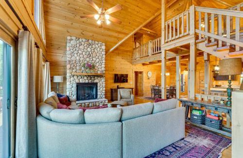Vein Mountain House | Hot Tub and Game Room Spacious Nebo Cabin!