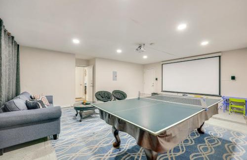 Live Oak House | Hot Tub and Game Room Spacious Live Oak Home!