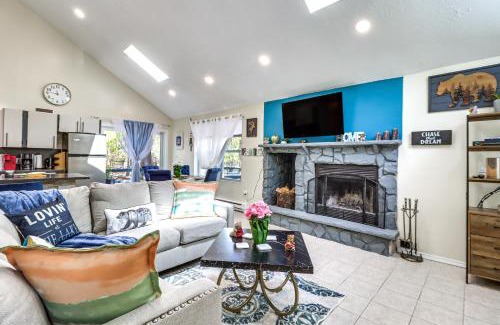 Tobyhanna House | Hot Tub and Lake Beach Access Tobyhanna Retreat!