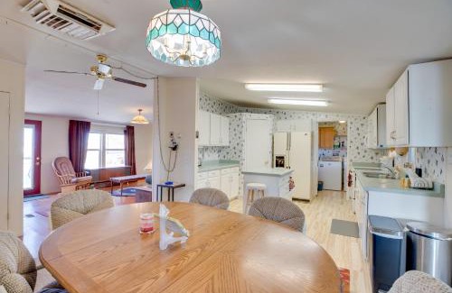 Montrose House | Hot Tub and Screened Porch Getaway in Montrose!