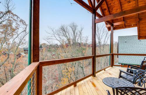 Sevierville House | Hot Tub and Spectacular Views Sevierville Cabin