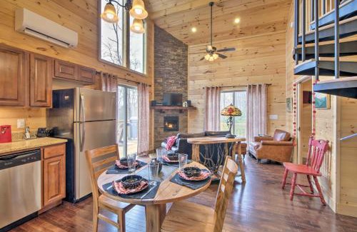 Bryson City House | Hot Tub and Views Charming Bryson City Cabin!