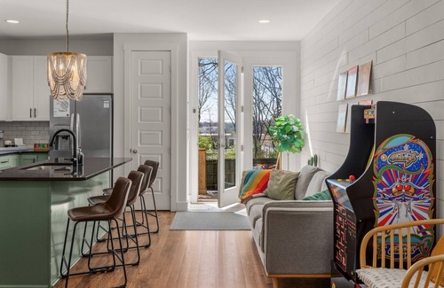 Nashville House | Hot Tub Arcade Fire Pit Dog Friendly