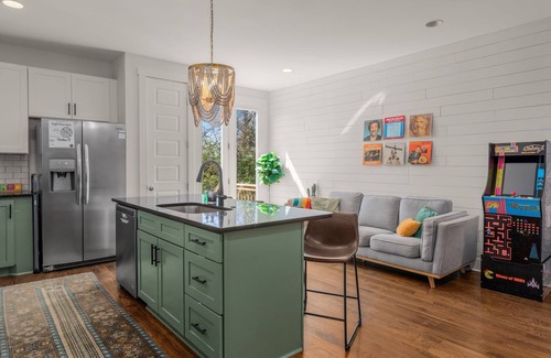 Nashville House | Hot Tub Arcade Fire Pit Dog Friendly
