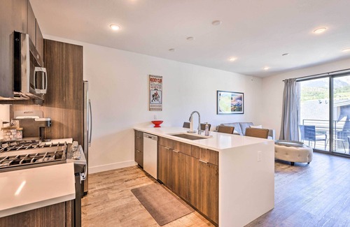 Willow Grove Condo | Hot Tub & Balcony: Riverfront Silverthorne Condo!