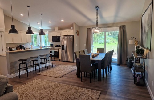 Forks House | Hot tub, bar, game room, creek in Forks.relax in style!