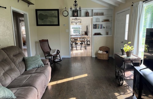 Grand Tracadie House | HOT TUB, BEACH 2 MINS, SEAFOOD, TRAILS, GOLF COURSES, DALVAY, DRIVE-IN THEATRE