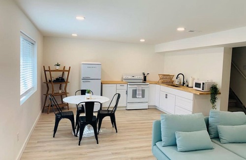 Stetson Hills Apartment | HOT TUB☀️Brand New Basement Apartment, Private Entrance!