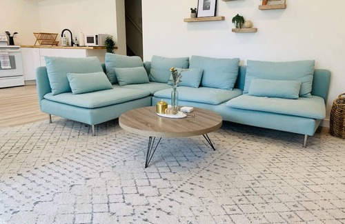 Stetson Hills Apartment | HOT TUB☀️Brand New Basement Apartment, Private Entrance!
