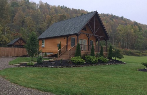 Rexville Cabin | Hot Tub Cabin at Rough and Ready