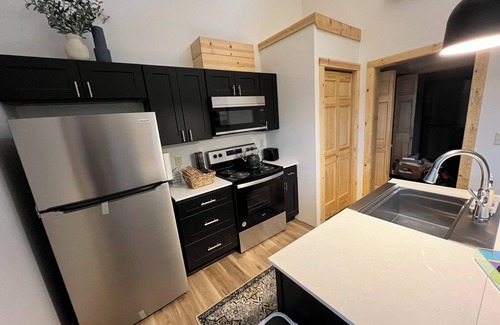Carbondale Cabin | Hot Tub Cabin- In the Heart of Shawnee Wine Trail
