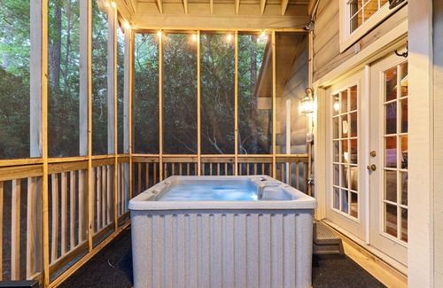 Sautee Nacoochee Cabin | Hot Tub Cabin – Near Helen, Tubing, & Trails