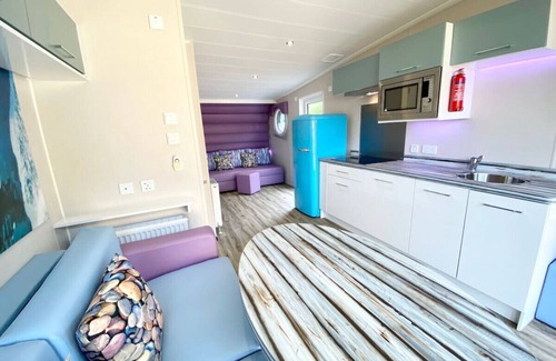 Knott End-on-Sea House | Hot Tub Caravan 3 - 2bed family camping/bbq