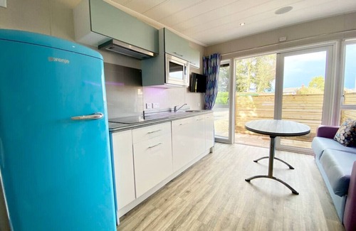 Knott End-on-Sea House | Hot Tub Caravan 3 - 2bed family camping/bbq