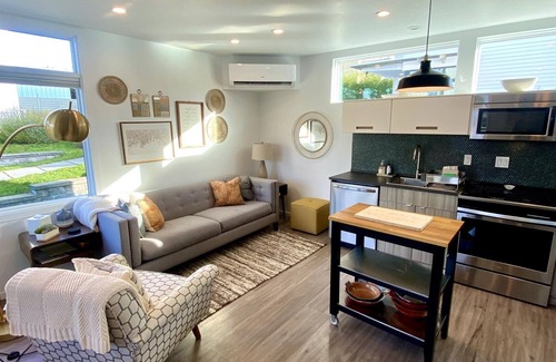 Eastsound House | Hot Tub/Central/Modern/Well Appointed/Immaculate