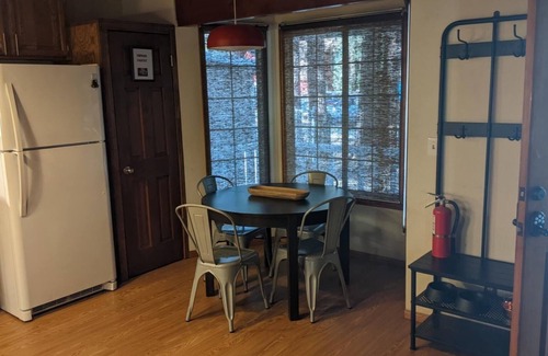 Big Bear City Cottage | Hot Tub! "Cottage Sleeps 6”