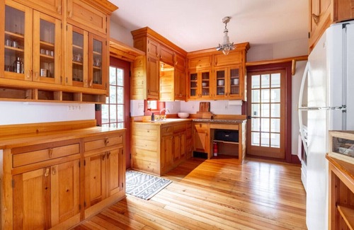 Peninsula House | Hot Tub, CVNP, Private Waterfall Trail, Firepit