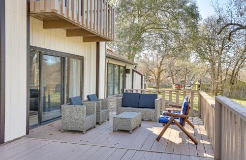 Brookshire House | Hot Tub, Deck and Grill Brookshire Gem Near Venues