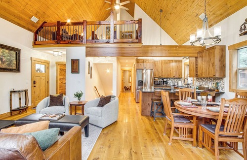 Cle Elum Cabin | Hot Tub, Deck & Game Room: Cle Elum Cabin!
