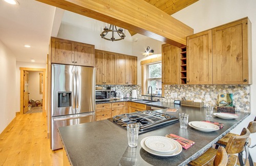 Cle Elum Cabin | Hot Tub, Deck & Game Room: Cle Elum Cabin!