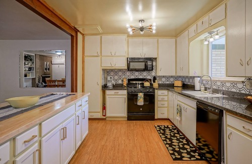 Nob Hill House | Hot Tub, Dog Friendly- 3bd/2ba home w/Retro flare!