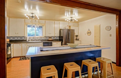 Nob Hill House | Hot Tub, Dog Friendly- 3bd/2ba home w/Retro flare!