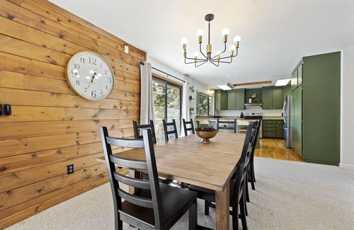 Twain Harte House | Hot Tub Dog Friendly A/C EVChgr Views GmRm KingBds NoStairEntry