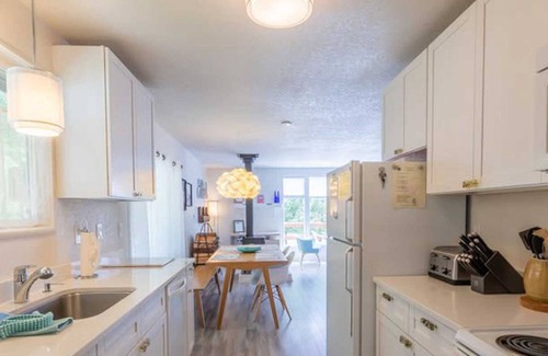 Manzanita House | Hot Tub, Dog Friendly, close to the beach and Nehalem Bay State Park