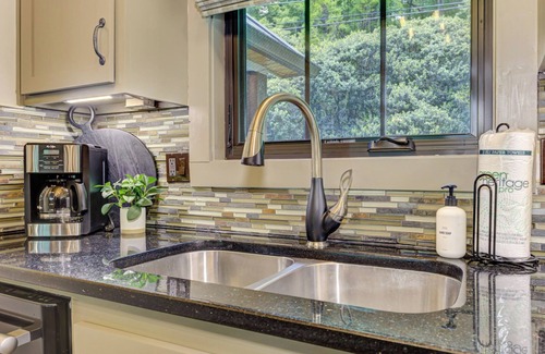 Dial House | Hot Tub Downtime, Fireside Sips, S'mores Galore & Nearby Activities - River Cottage of Blue Ridge