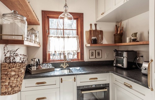 Hendersonville House | Hot tub estate on blackberry farm min from Broadway