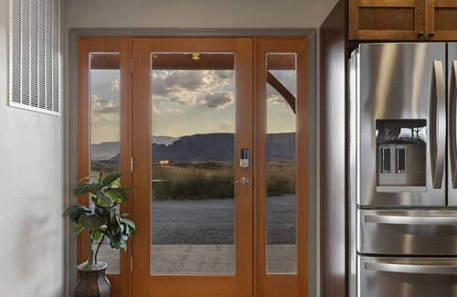 Brewster House | Hot tub, EV charger, VIEWS, games