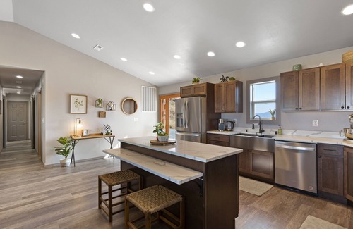 Brewster House | Hot tub, EV charger, VIEWS, games