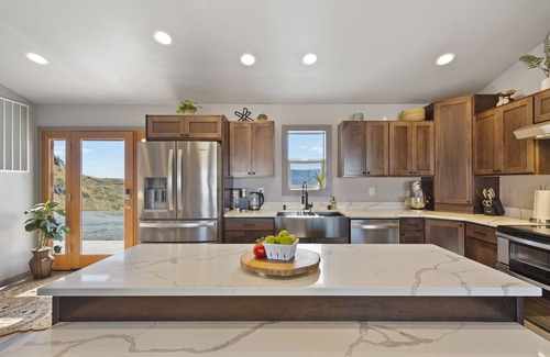 Brewster House | Hot tub, EV charger, VIEWS, games