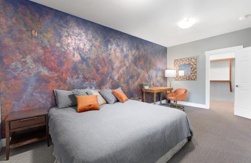 Missoula Apartment | Hot Tub Family Friendly Garden City Getaway
