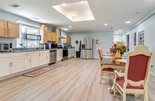 Denison House | Hot Tub & Fenced Yard: Dog-Friendly Gem in Denison