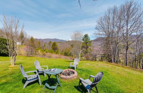 Balsam Grove Apartment | Hot Tub, Fire Pit and Views Balsam Grove Getaway