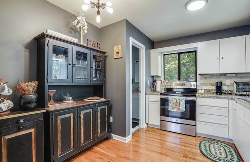 Long Pond Cabin | Hot Tub, Fire Pit & Barrel Sauna: Poconos Abode