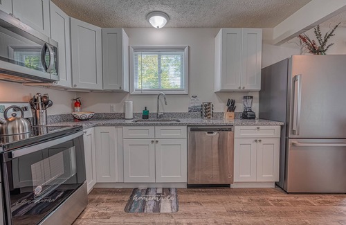 Tobyhanna House | Hot Tub/Fire Pit/Fire Place/Family