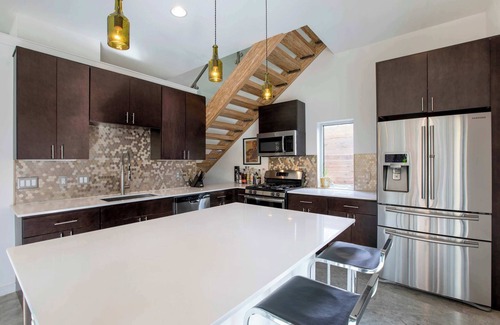 Swede Hill House | Hot tub, fire pit, game&yoga lawn, Walk to Dtown!