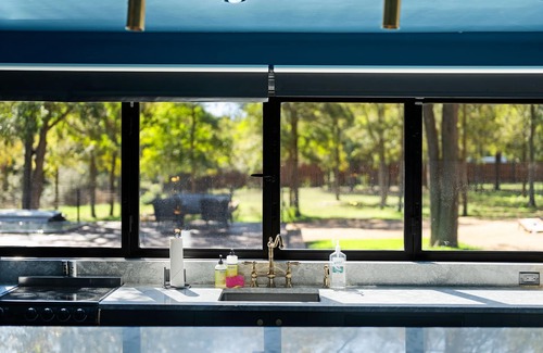 Manor House | Hot Tub + Fire Pit + Pool + Game Room ~ Guesthouse